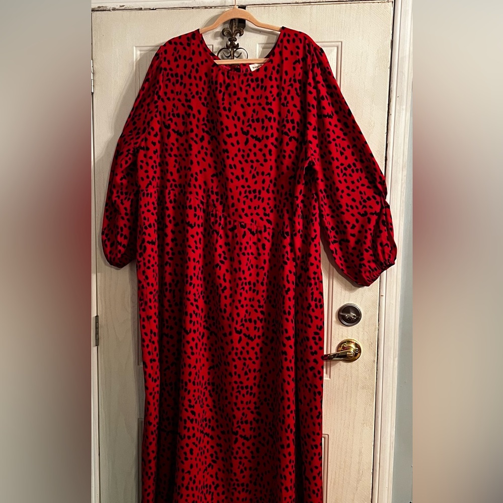 Hayden red with black dots dress 2X - Picture 4 of 5